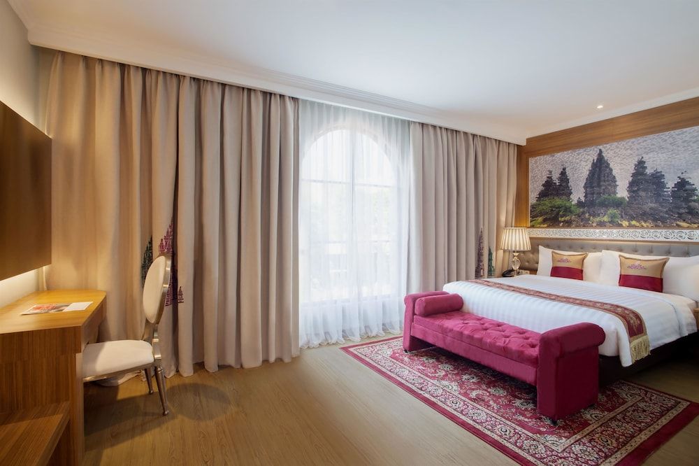 Ramada Suites by Wyndham Solo 3