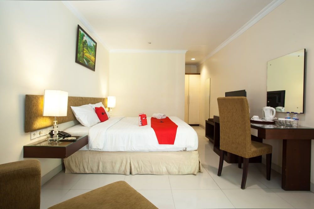 Formerly RedDoorz Premium @ Raya Nginden 3