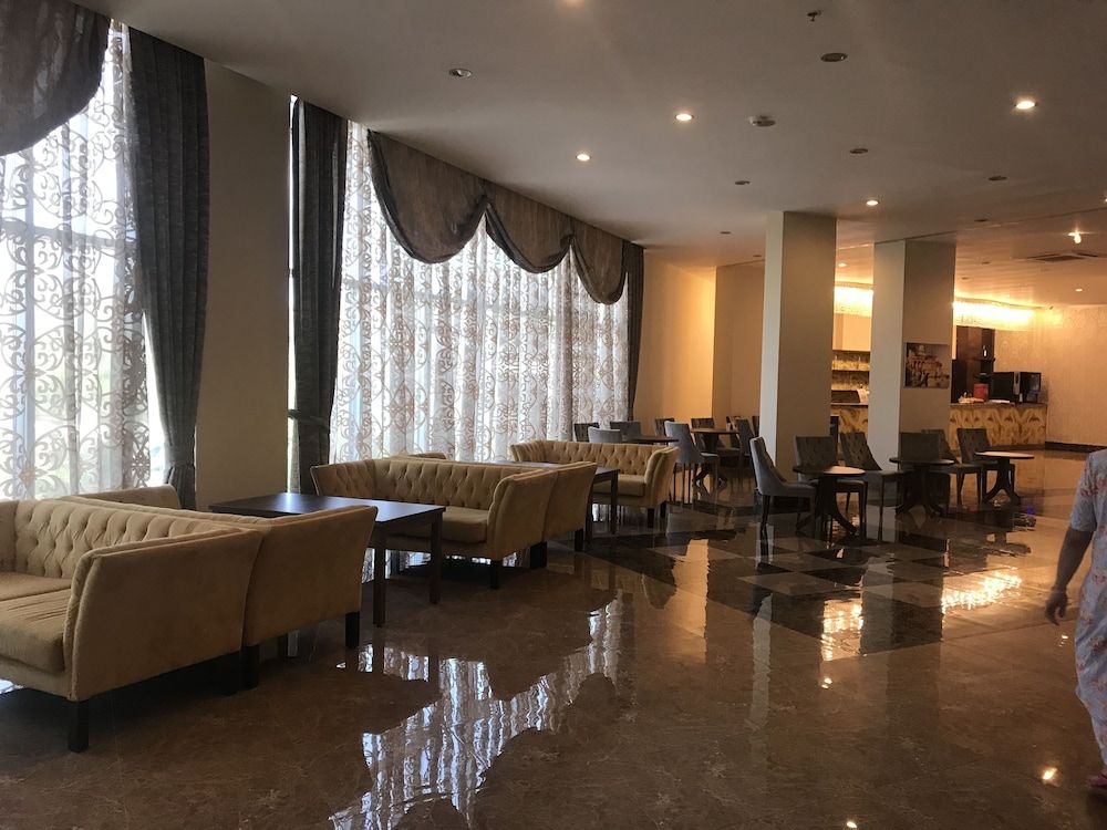 Throne Beach Resort & SPA 3