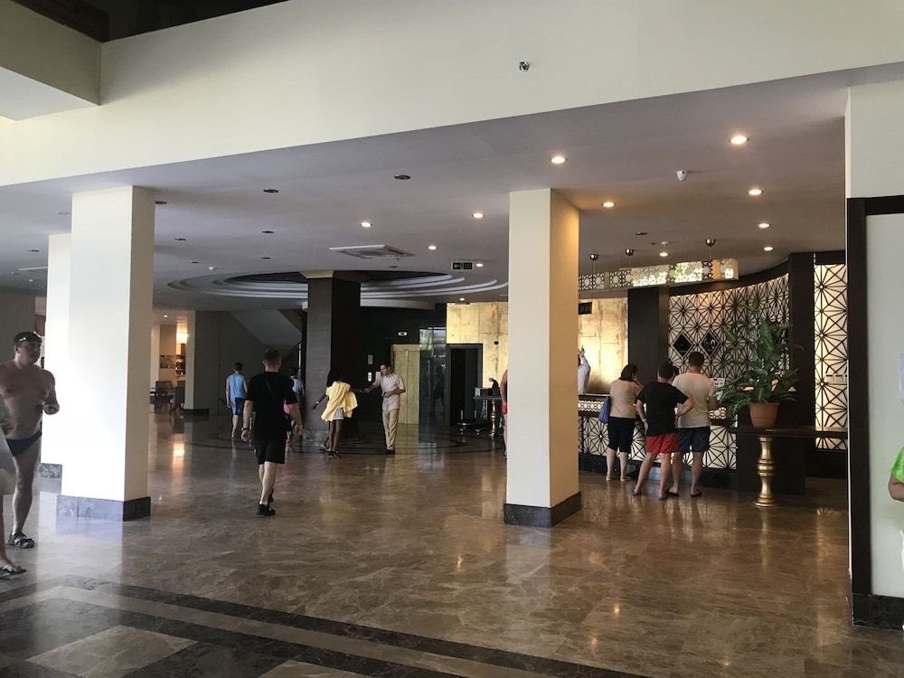 Throne Beach Resort & SPA 2