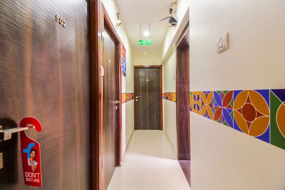 FabHotel Galaxy Comforts Andheri East 2