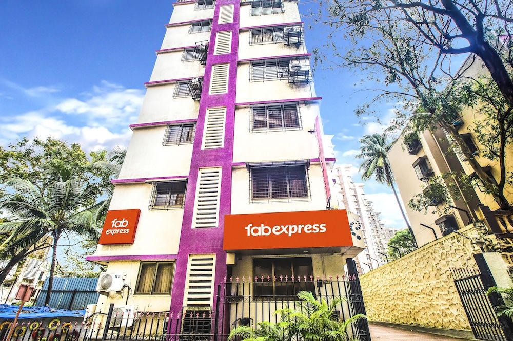 FabHotel Galaxy Comforts Andheri East 1