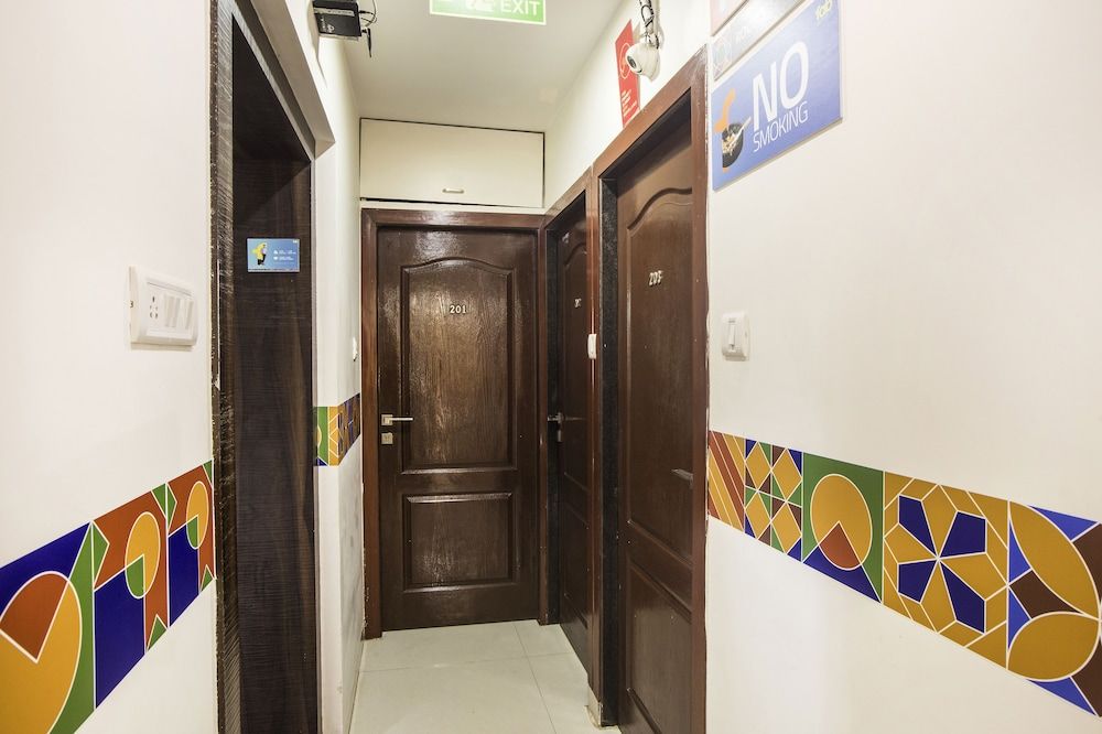 FabHotel Galaxy Comforts Andheri East 3