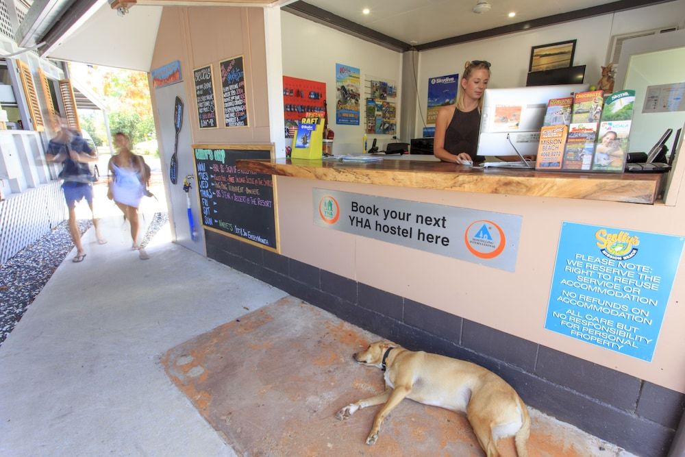 Scottys Mission beach YHA 2