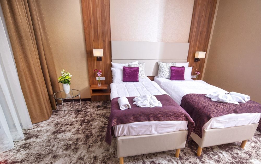 OUTLET HOTEL POLGÁR 3