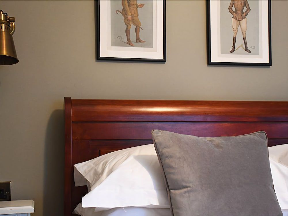 Abbots Court House 3