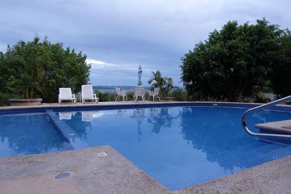 Hotel Bahia Taitza -1 estrellas en Flores