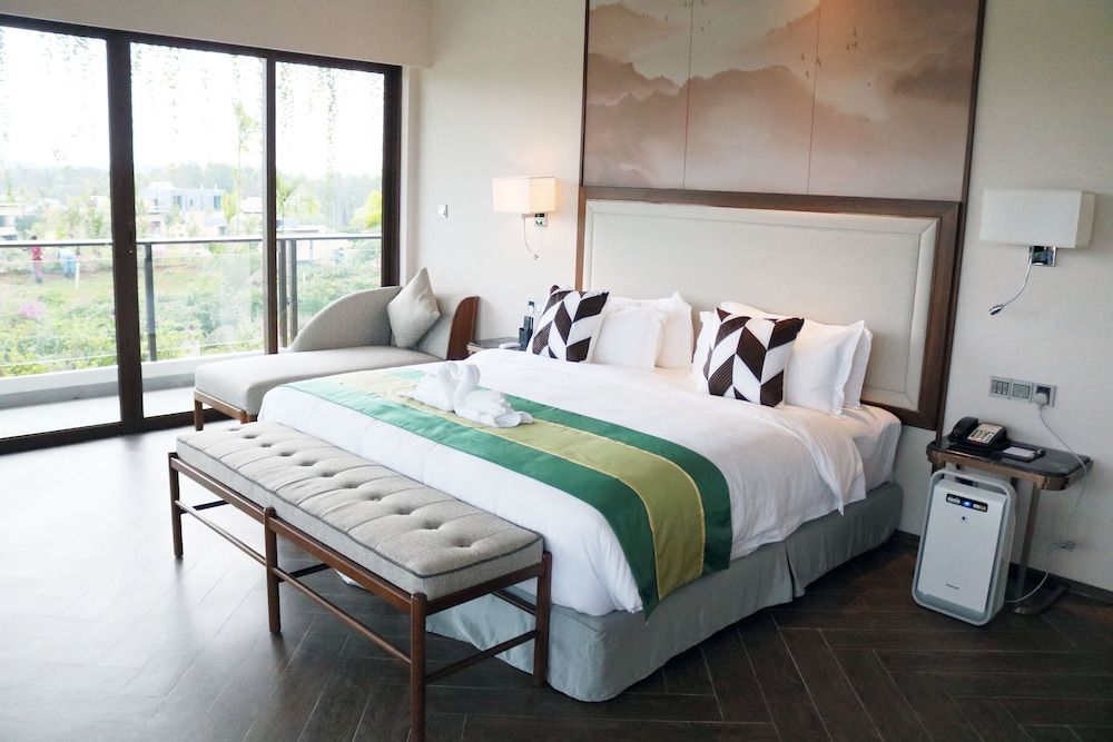 Forest City Phoenix International Golf Hotel 3