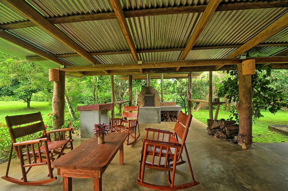 Finca Amistad Cacao Lodge 2