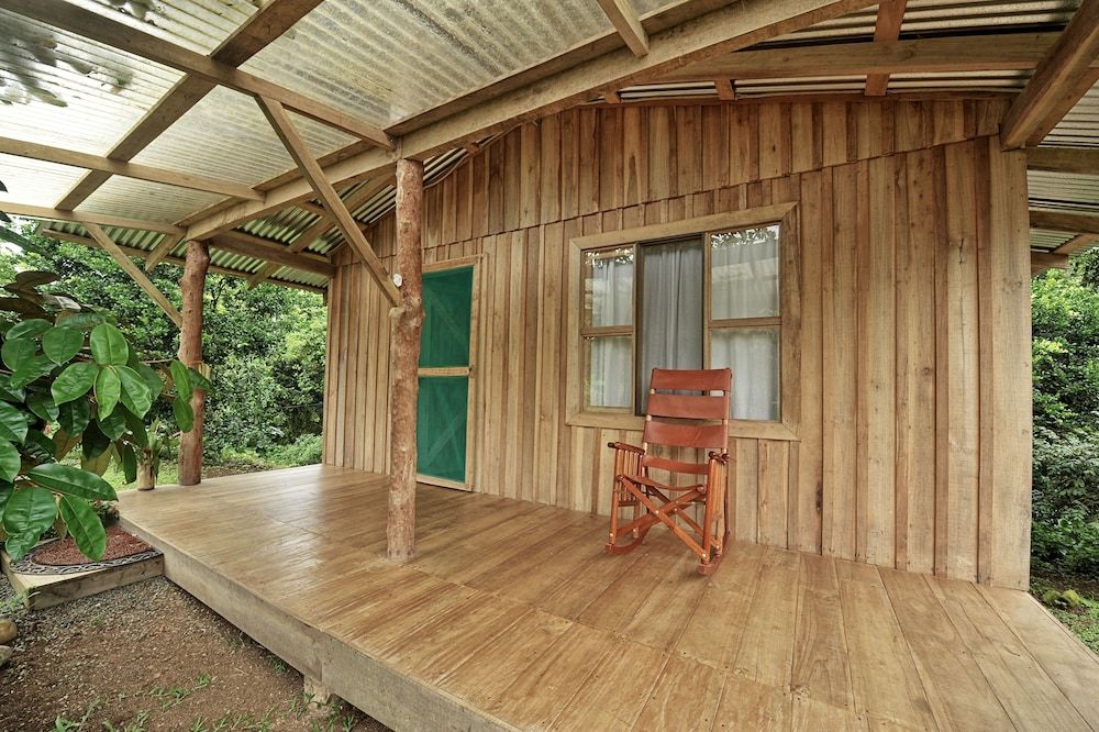 Finca Amistad Cacao Lodge 3