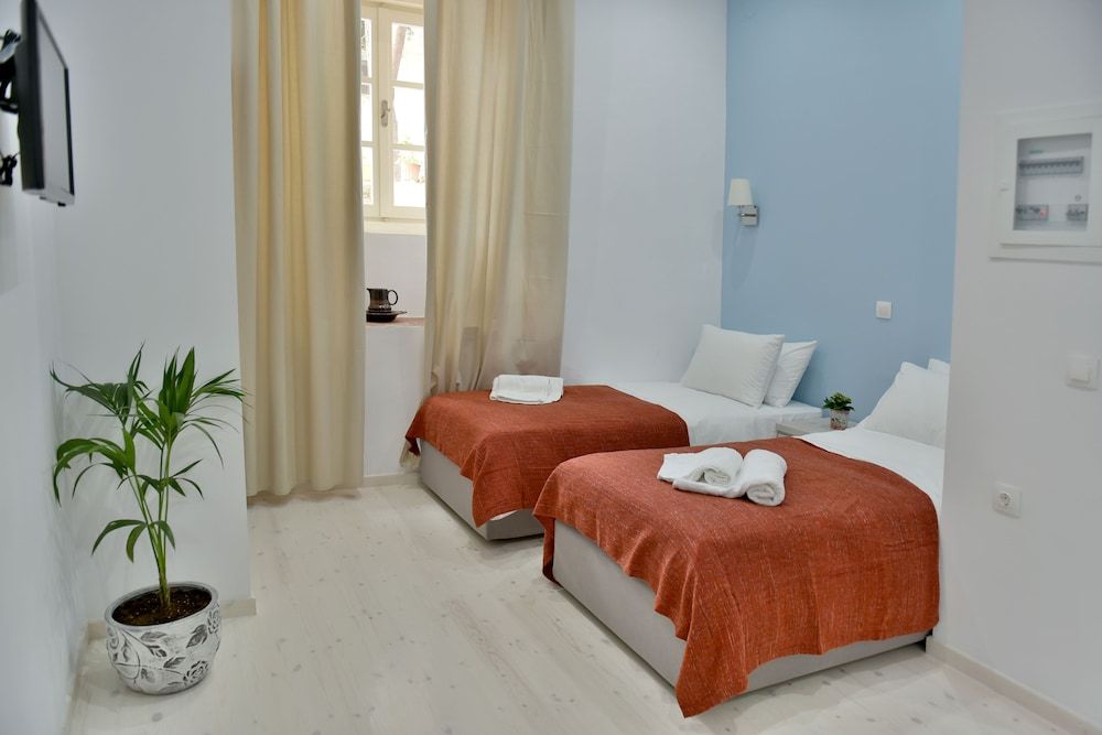 Douskos Port House 2