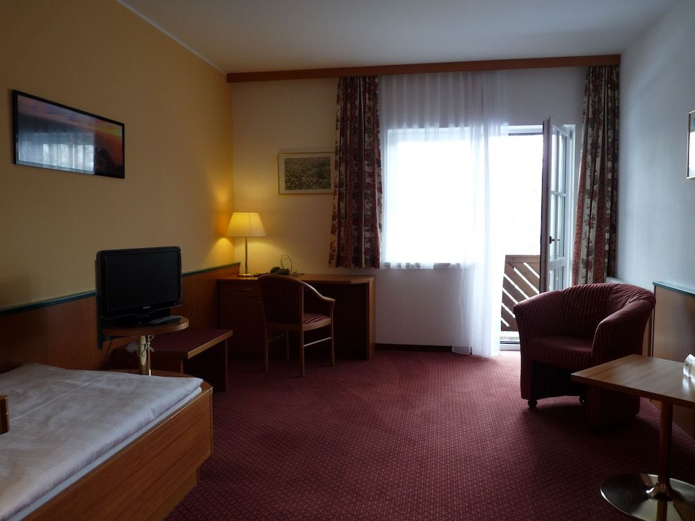 Parkhotel Zur Klause 2 Parkhotel Zur Klause 2