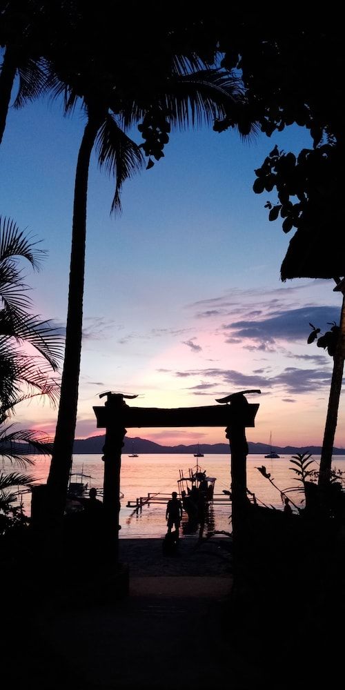 Ausan Beach Front Cottage and Restaurant 3