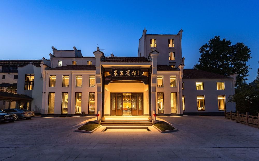 Jiuhua Mountain Dongya Hotel