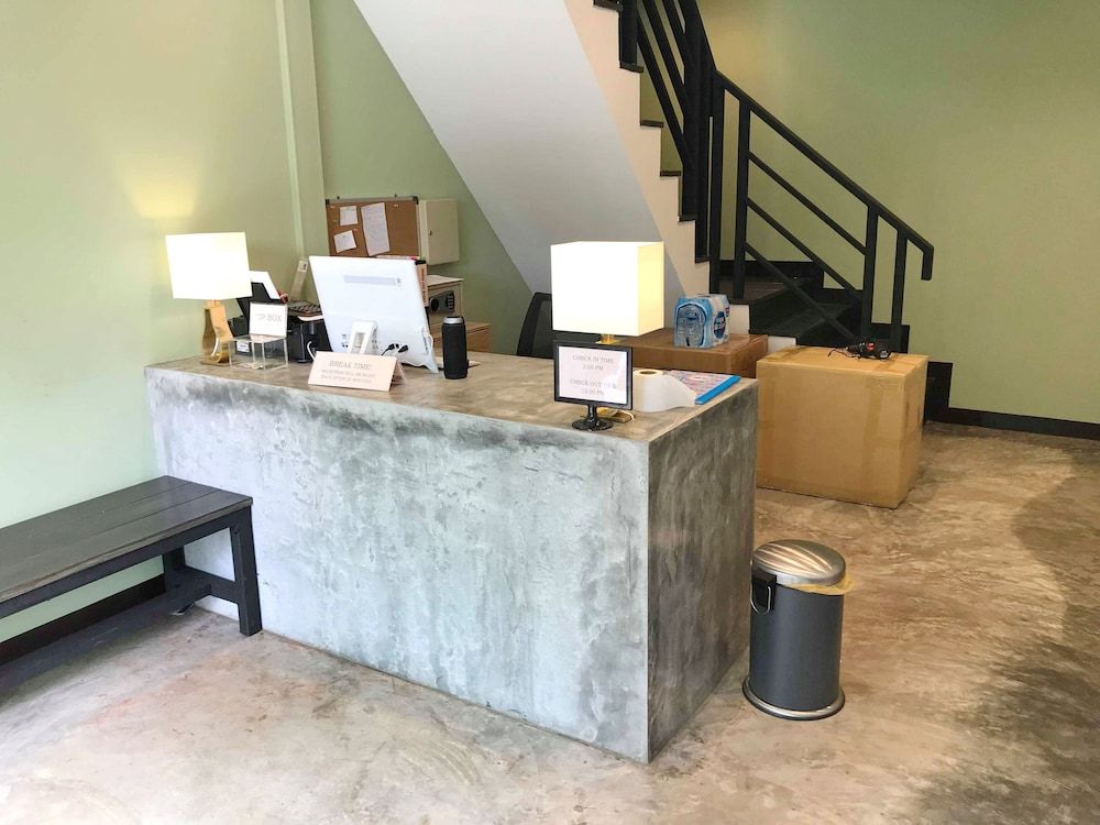 Resort V - MRT Huai Khwang 3