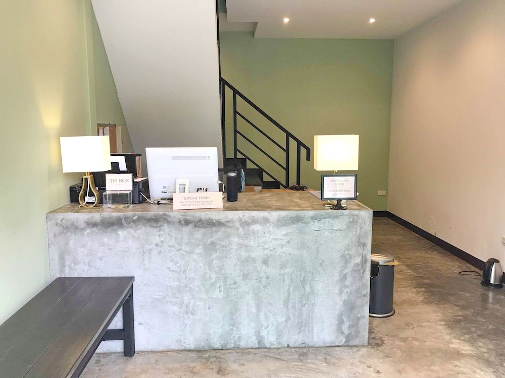 Resort V - MRT Huai Khwang 2