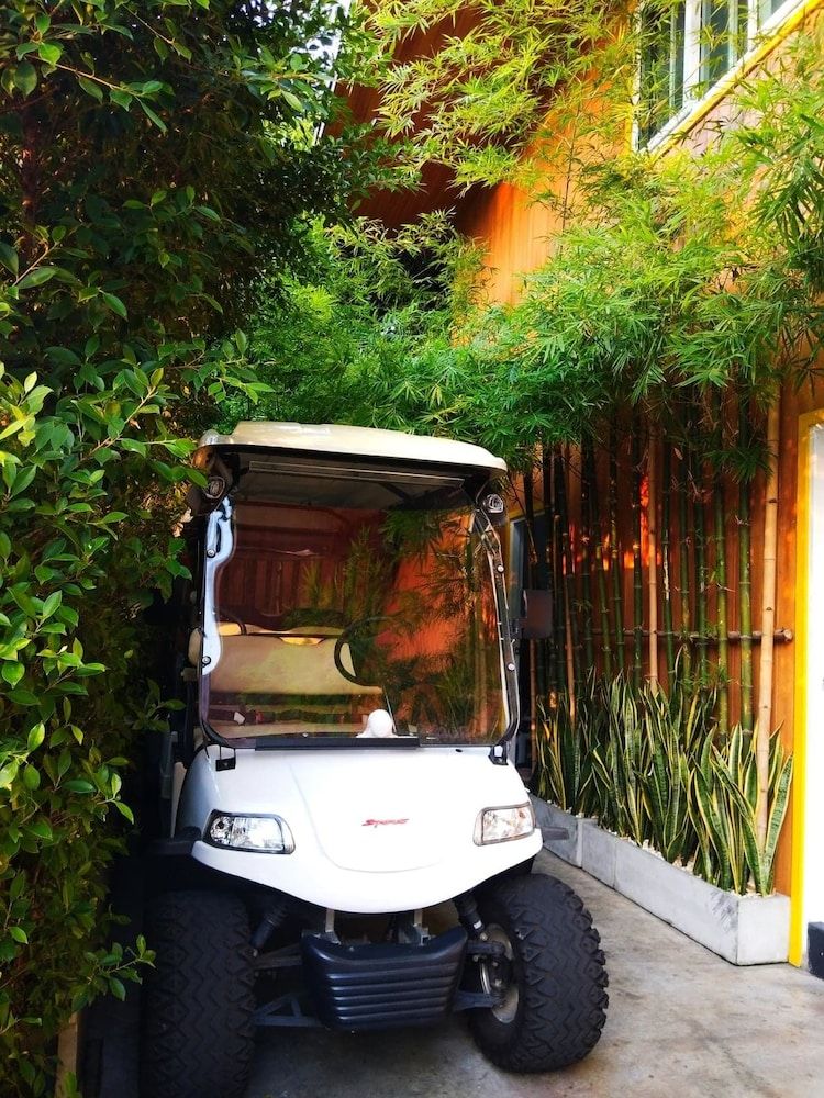 Resort V - MRT Huai Khwang 1