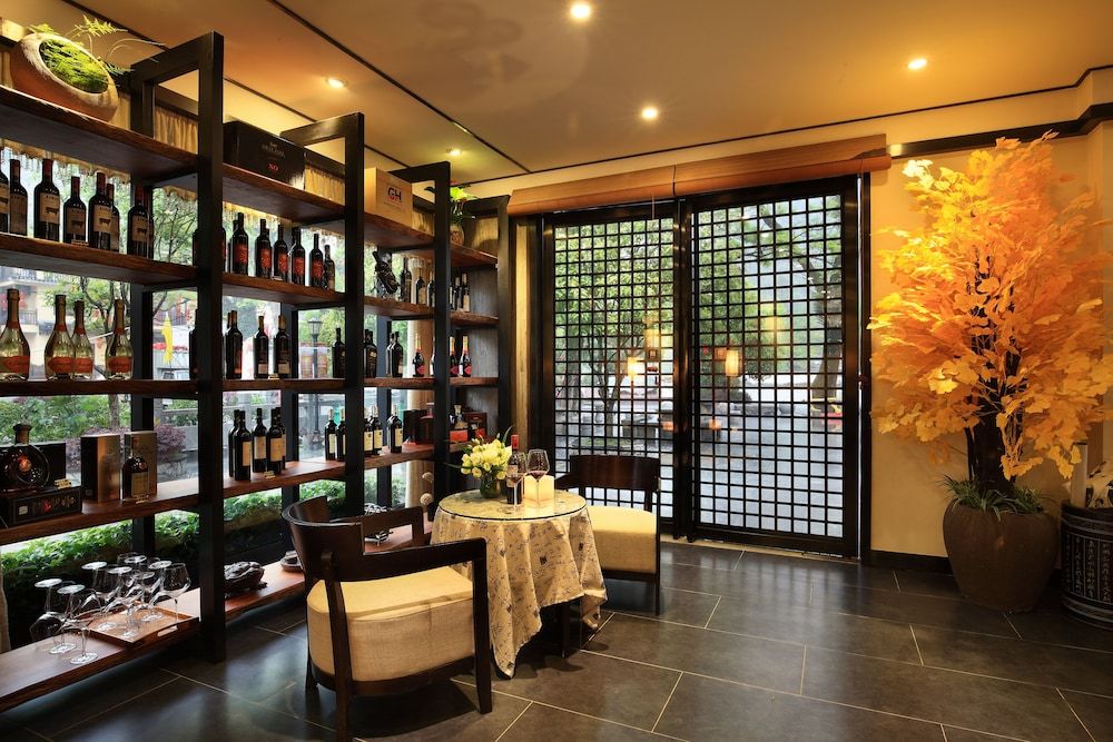 Peach Blossom Resort Hotel 2