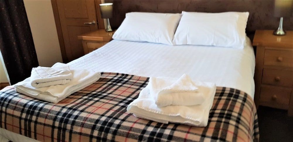 THE HARBOUR HOUSE HOTEL 2