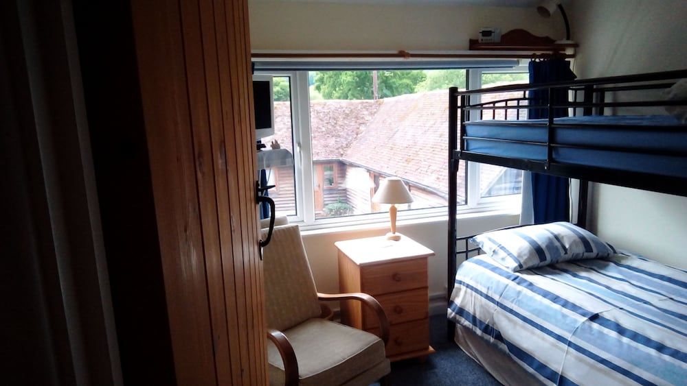 Copper Beeches Accomodation 3