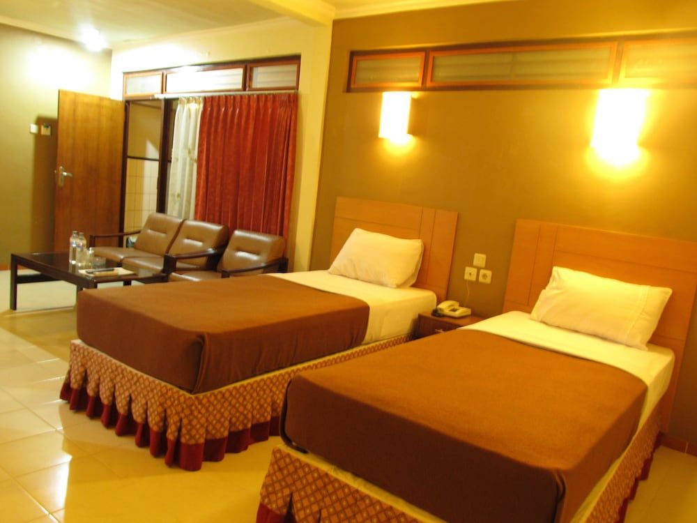 Lestari Hotel & Resto 3
