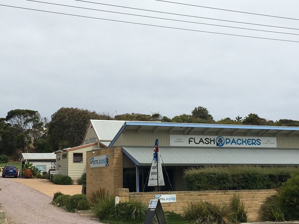 Port Campbell Guesthouse & Flash Packers