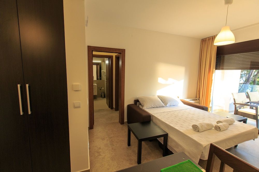 Apart Hotel Kuce Lekovica 3