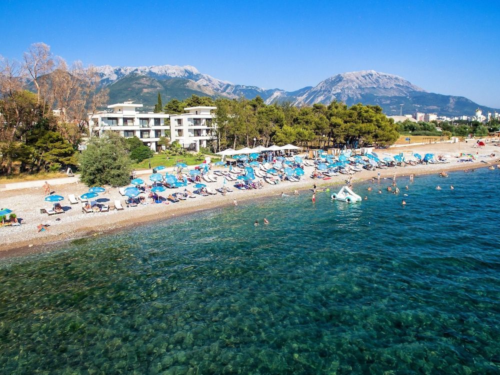 Apart Hotel Kuce Lekovica 1