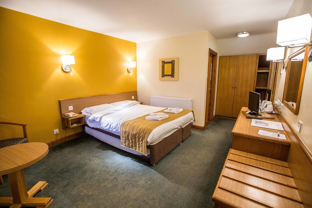 Tollgate Hotel And Leisure 3 Tollgate Hotel And Leisure 3