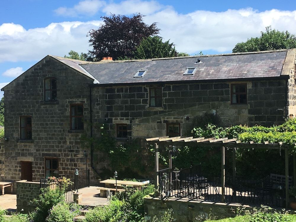 Otley Chevin B&B With Dining