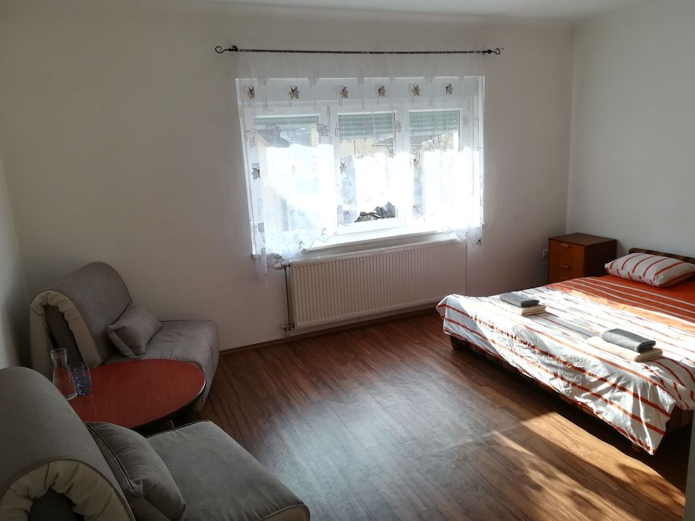 Family Guesthouse GreenSLO 3