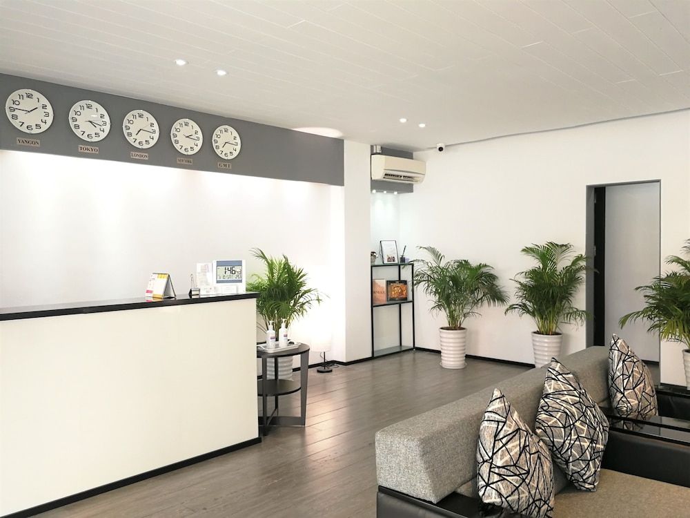 Yama Hotel & Rooftop Bar 3