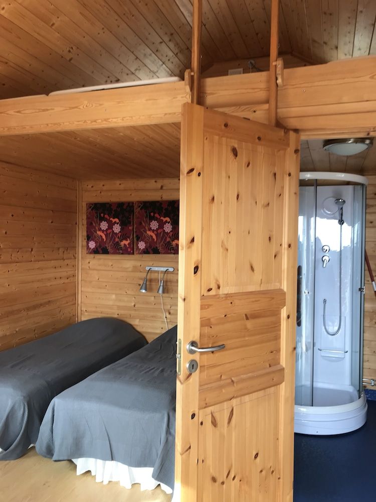 The Visitor Stugby 3