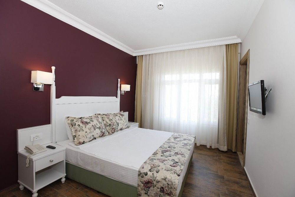 Olbios Marina Resort 2