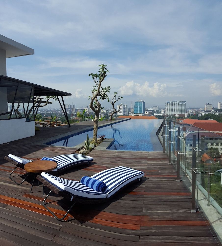 U Janevalla Bandung 1