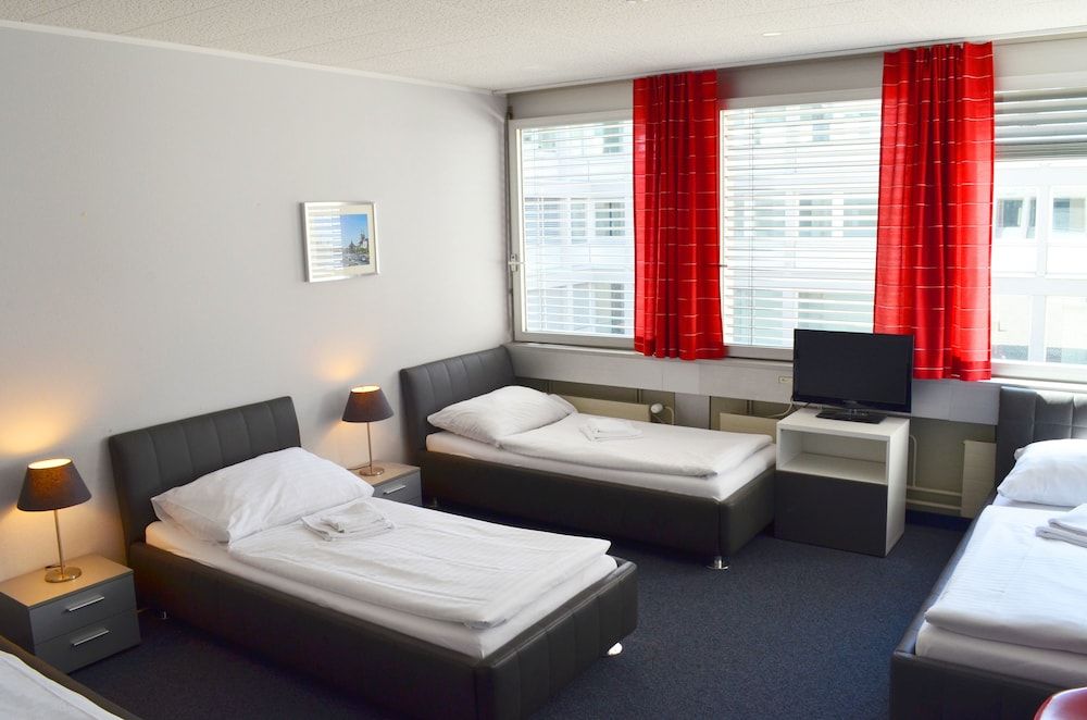 Primestay Self Check-in Hotel Seebach 1