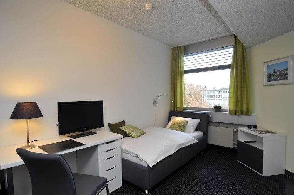 Primestay Self Check-in Hotel Seebach 2