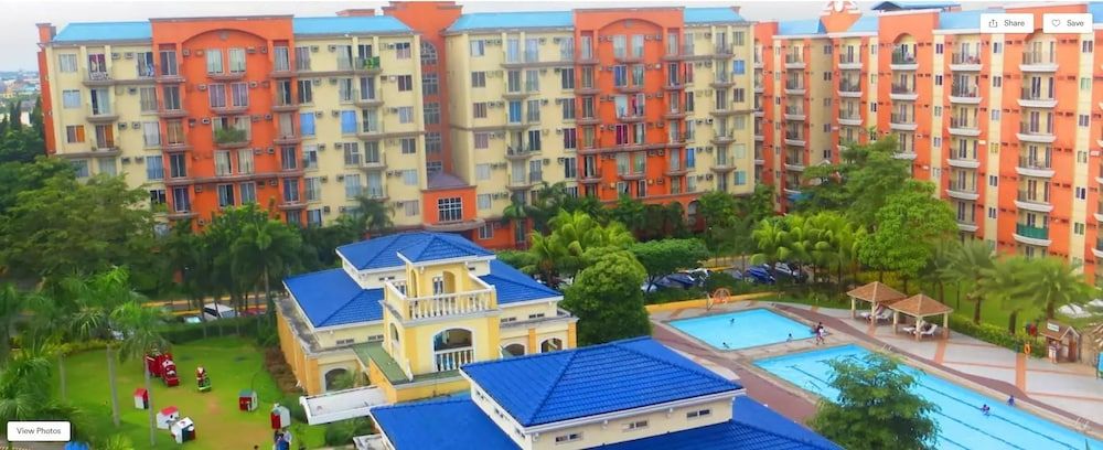 Chateau Elysee Near Airport SM 1