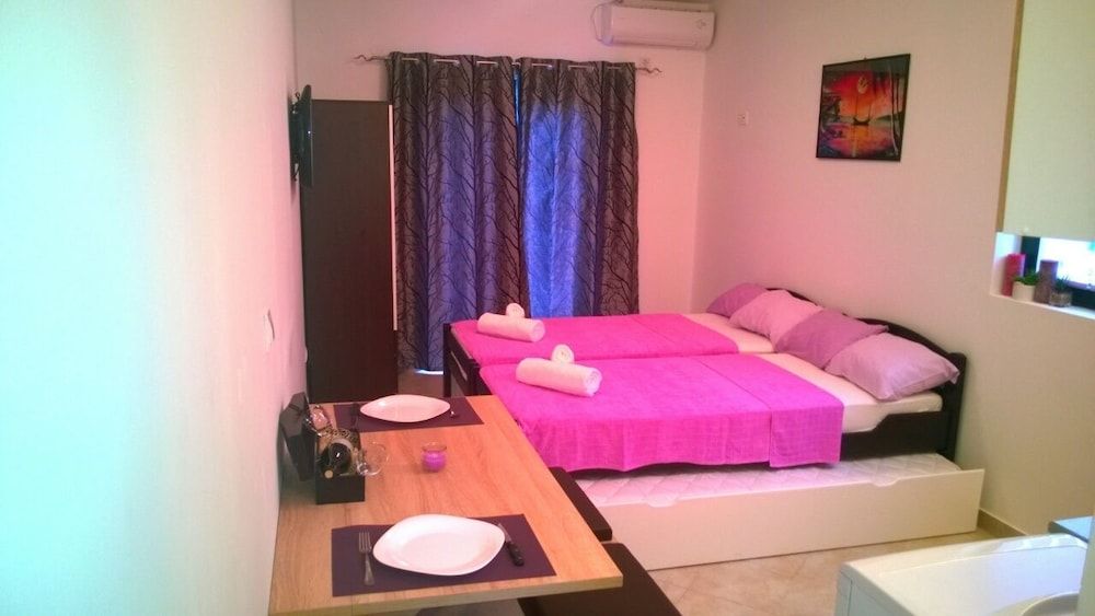 Apartments 4 Sailors 2