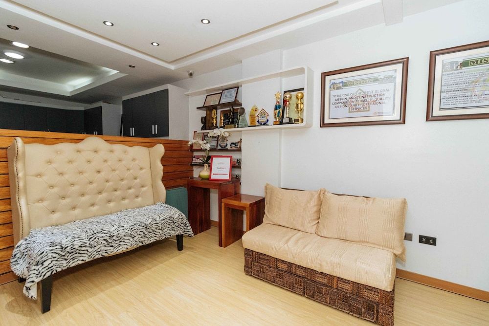 RedDoorz near Mckinley Hill Taguig 3