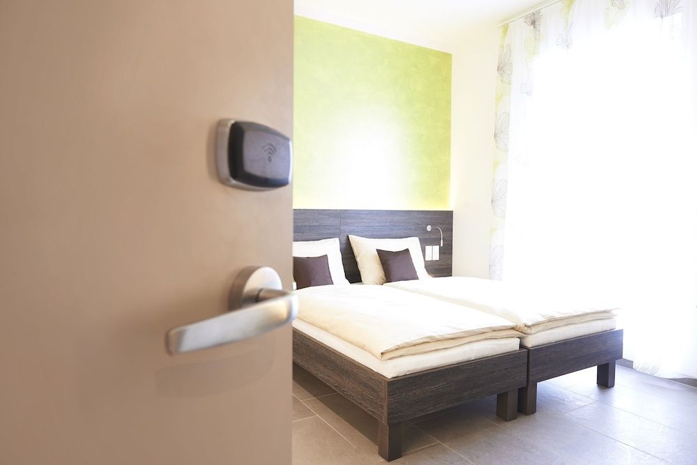 Eee Hotel Traun 3 Eee Hotel Traun 3