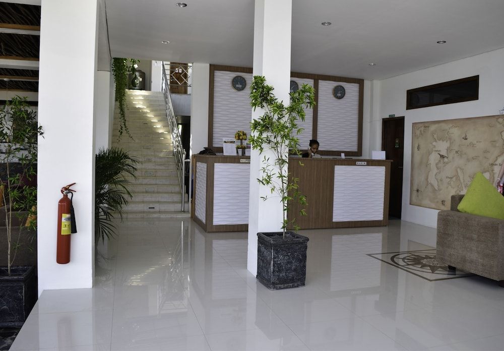 La Cecile Hotel and Cafe 2