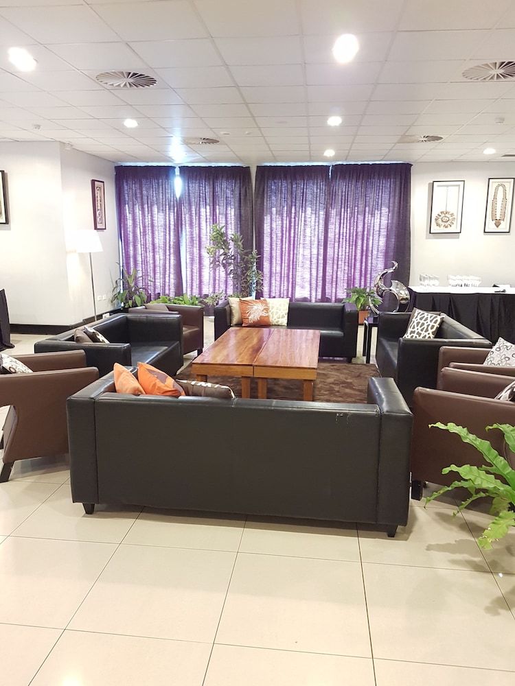 Paddy's Hotel & Apartments 2