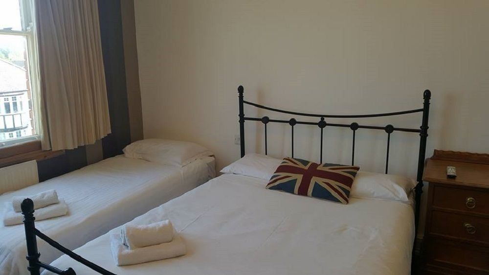 Syston Guest House 3