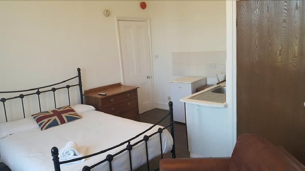 Syston Guest House 2