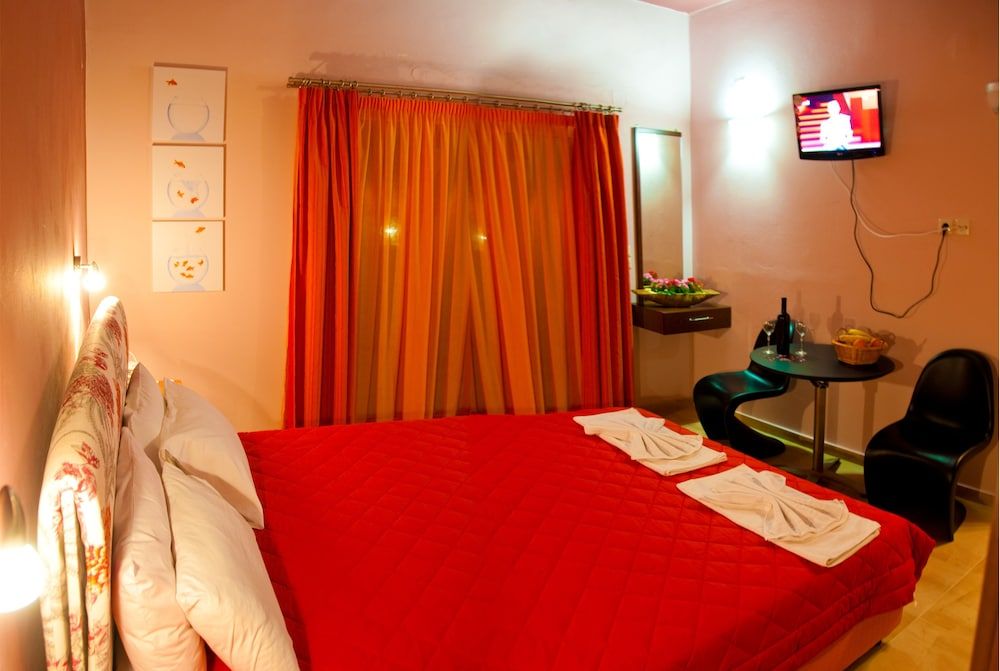 Petritos Rooms And Studios 2