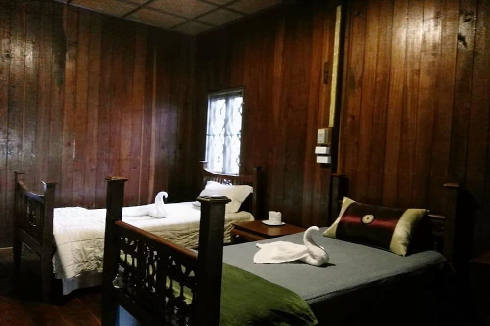 Crossroads House - Hostel 3