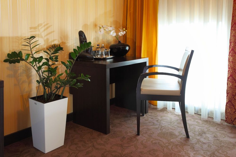 Hotel Iskierka Business & Spa 2