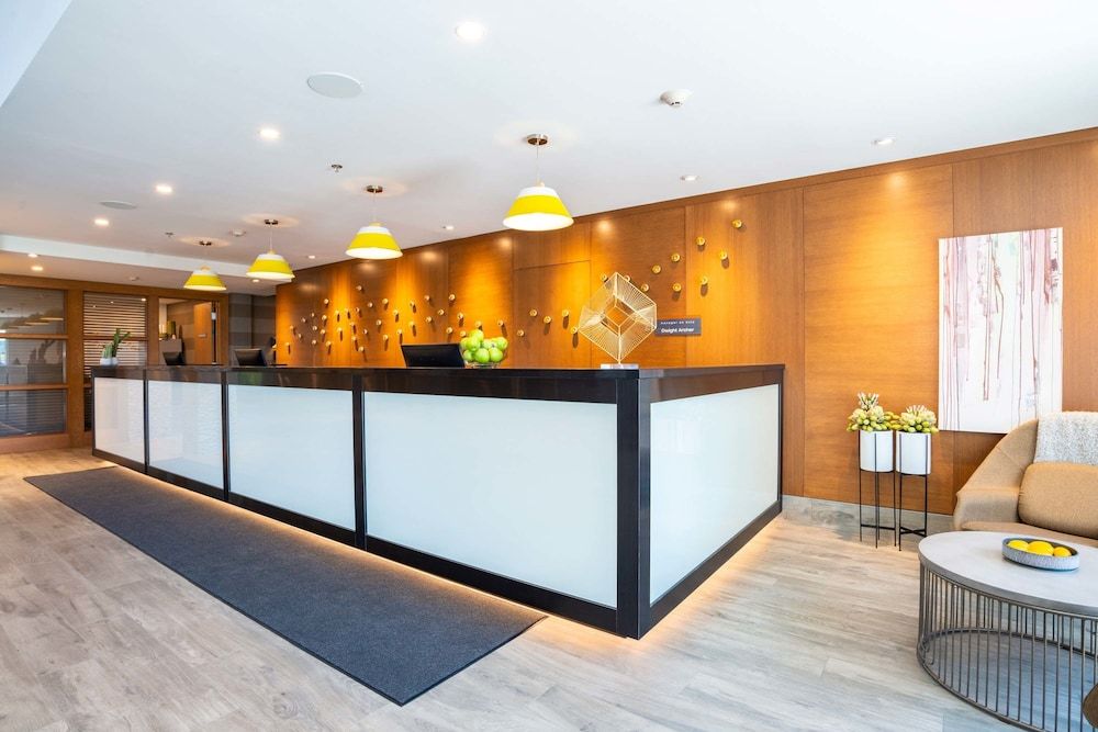 Sandman Hotel Hamilton 3