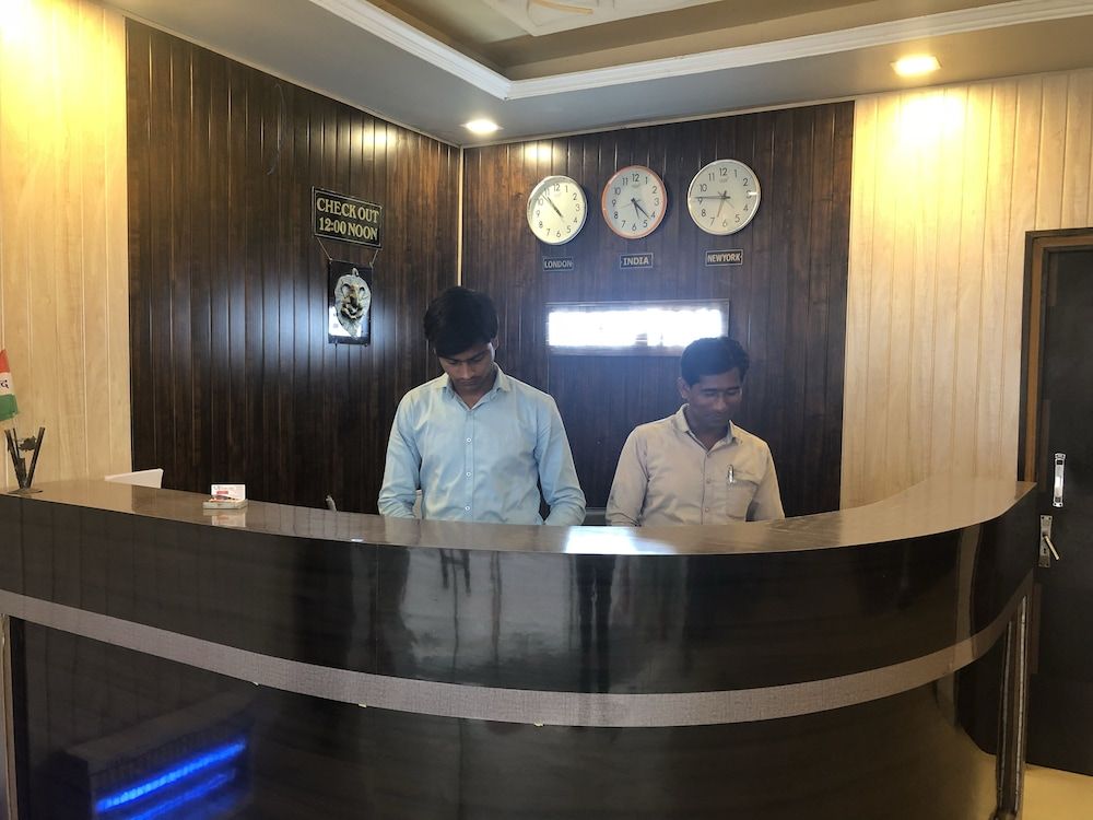 Hotel Mangalam Palace - Lucknow Airport 2